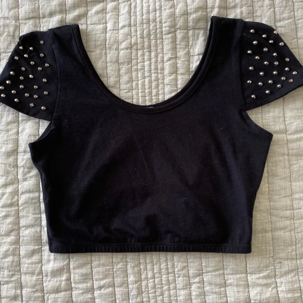 VINTAGE ✨ Black LF crop top with studded sleeves nwot